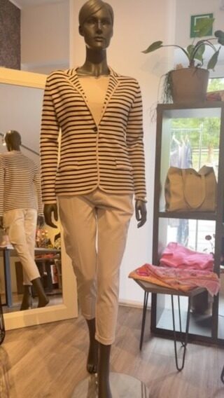 Instagram post from make.it.kleidsam. This post is in position 6.