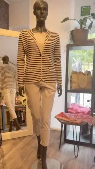 Instagram post from make.it.kleidsam. This post is in position 37.